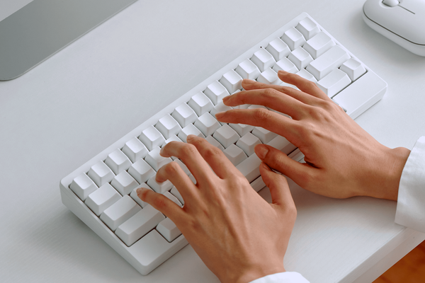 ASCII.jp：PFUが純白のプロフェッショナル向けキーボード「HHKB