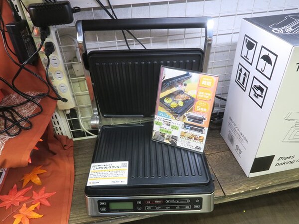 ASCII.jp：どんな食材も両面からパリッと焼く！ サンコーから2万2800円