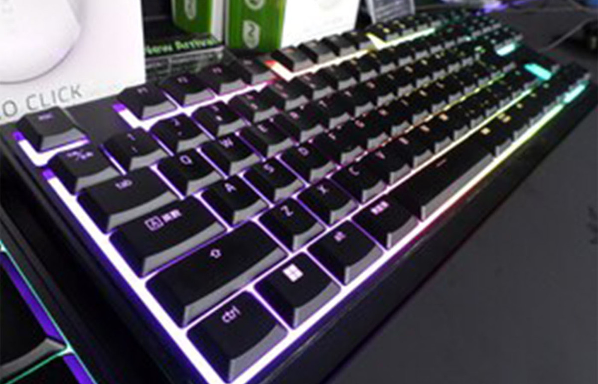 ASCII.jp：Razerの薄型テンキーレスキーボード「Ornata V3 Tenkeyless