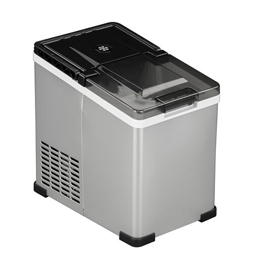 カーキャンプでも氷を楽しめる！ 車載電源に対応する高速製氷機「VS