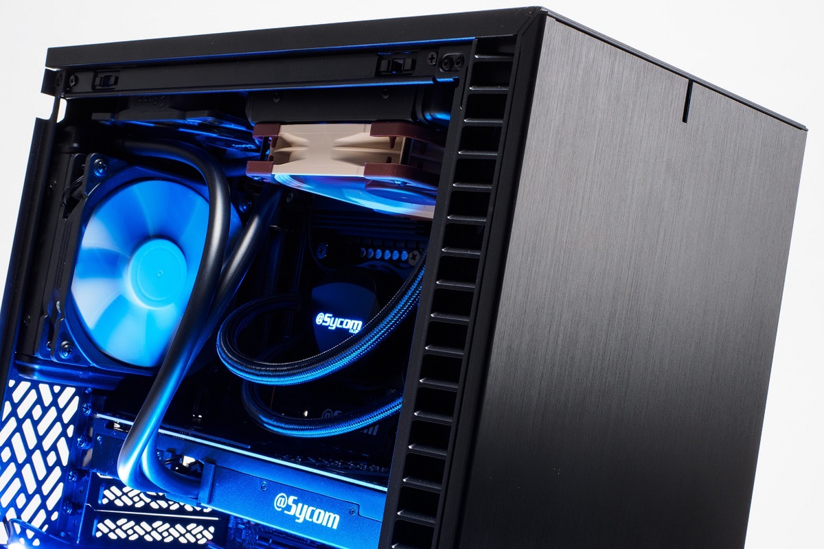 ASCII.jp：i7-13700K＆RTX 4070 Tiのデュアル水冷をミニタワー