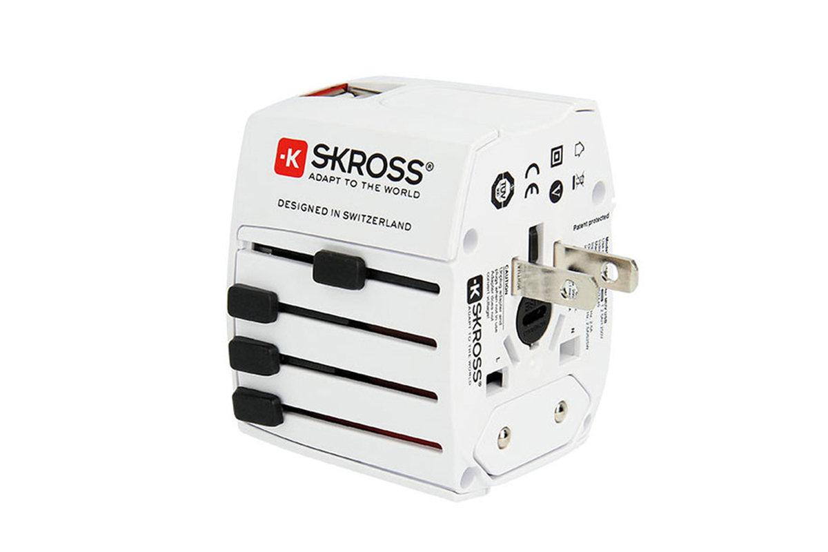 ASCII.jp：USB Type-A／C出力付き！ 海外旅行用全世界対応コンセント