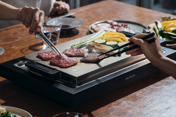 ASCII.jp：バルミューダ、厚さ6.6mmのホットプレート「BALMUDA The