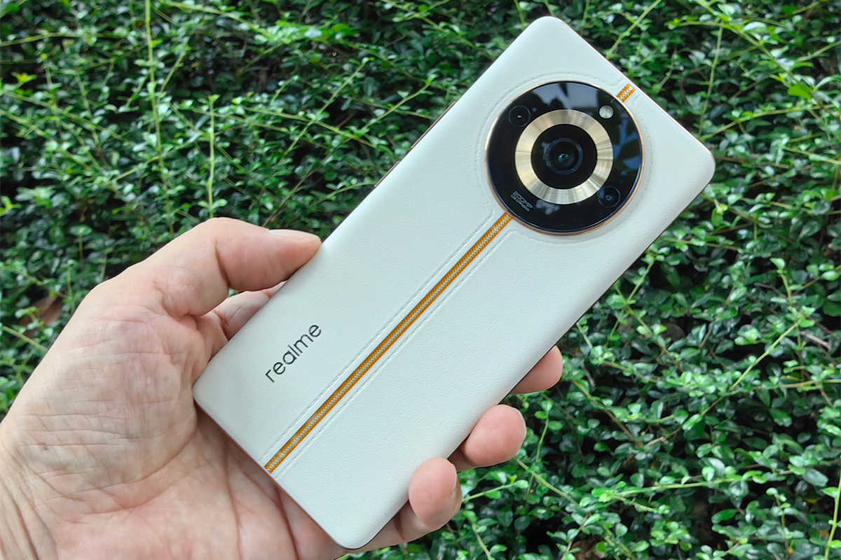 ASCII.jp：2億画素カメラ搭載で旅行カバンのような「realme 11 Pro+