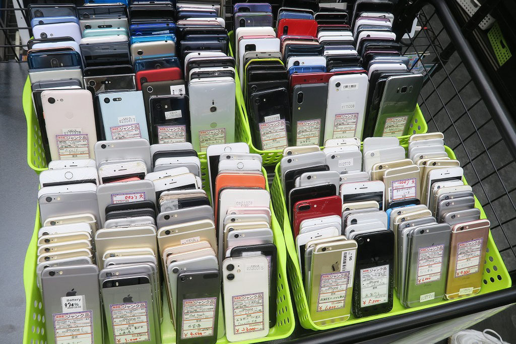 ASCII.jp：ジャンクスマホ＆タブレットを山盛りワゴン販売の限定セール