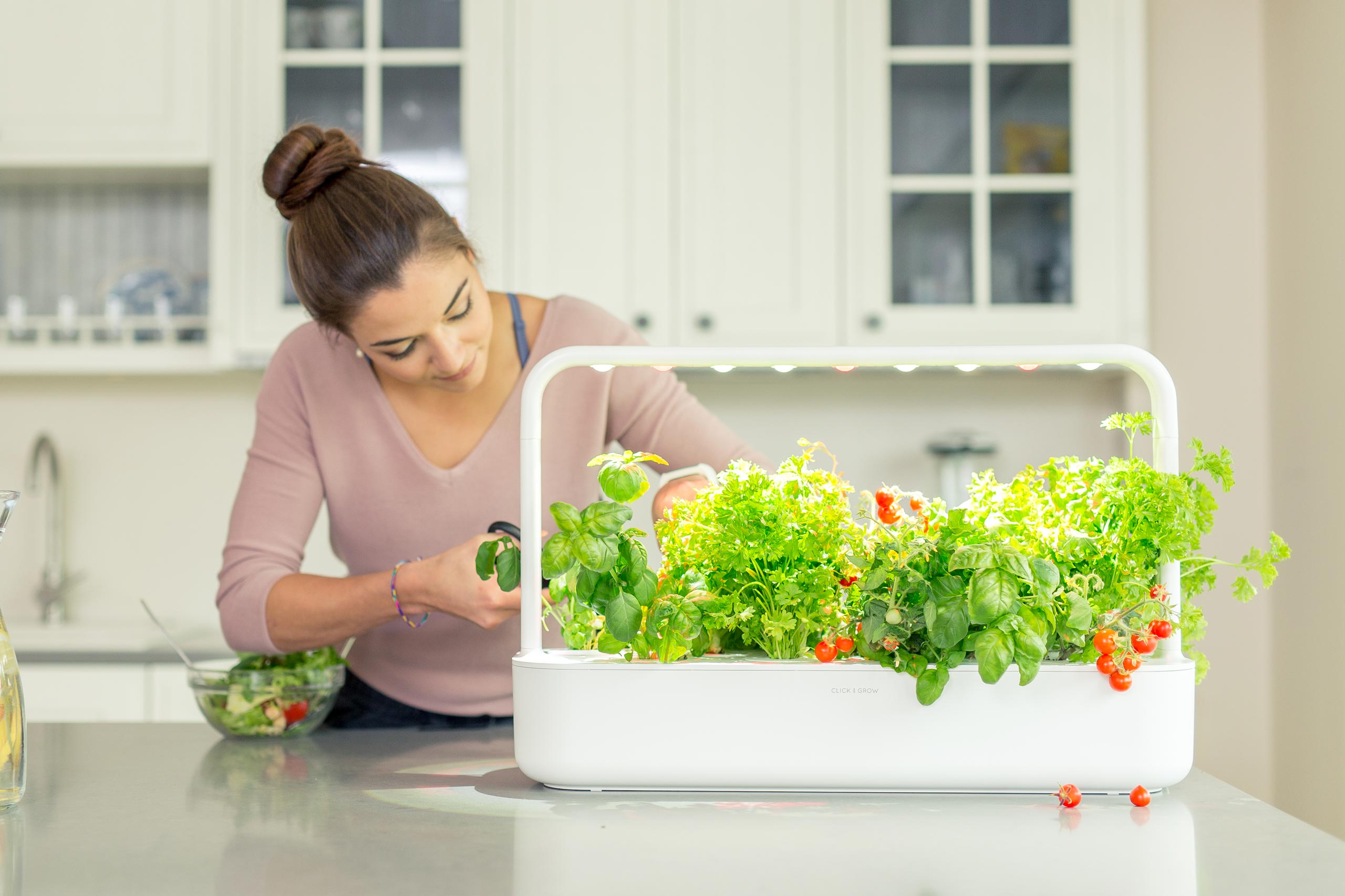 The Smart Garden 9 PRO indoor gardening system | Click & Grow