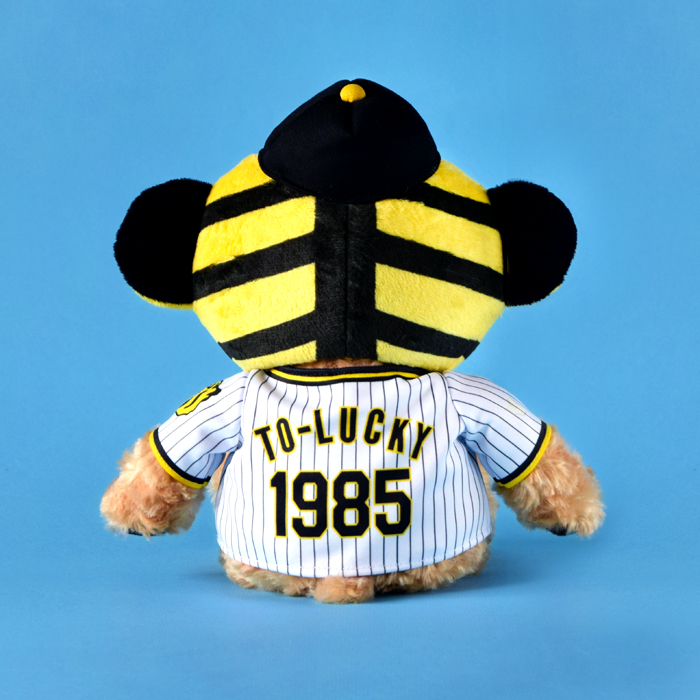 日ハム・阪神、球団マスコットのユニフォームを着た「ご当地ベア」。足