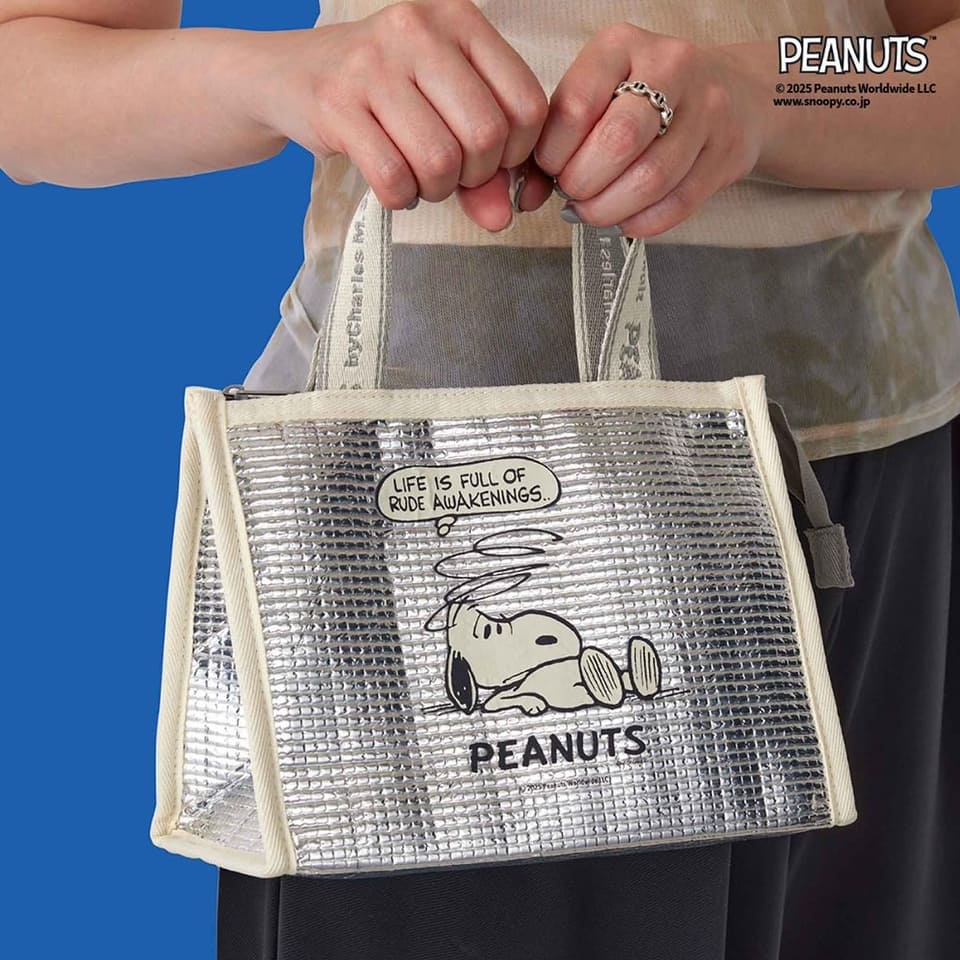 SPRiNG 9月号、付録は「スヌーピー」保冷ランチトート。マチたっぷりで