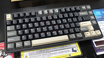 ワイヤレス対応の金属筐体テンキーレスメカニカルキーボード「Crush 80