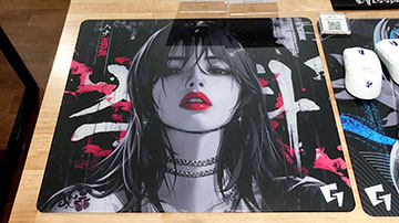 日本製ガラス採用の超高速マウスパッド「GLSSWRKS Zane」 - AKIBA PC