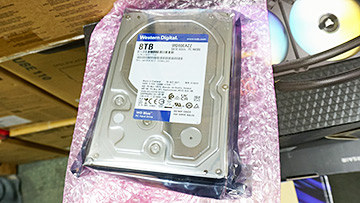 WD Blueの8TB HDDにキャッシュ2倍の「WD80EAAZ」が追加、CMR方式