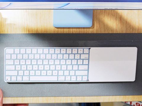 Apple Magic KeyboardとMagic Trackpad 2を一体化できる「MagicBridge