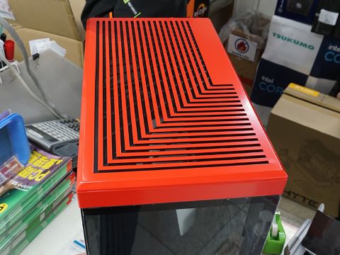 2面パノラマ設計の“映える”PCケース「HYTE Y40」が発売 - AKIBA PC