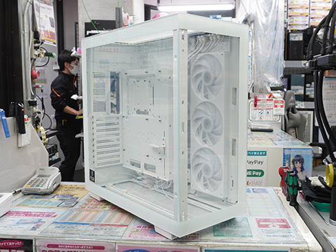 ピラーレス設計のフルタワーPCケース「CH780」がDeepCoolから、12月1日