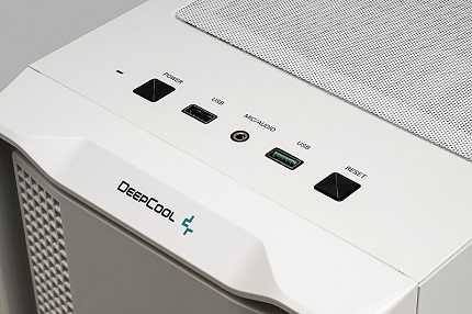 組み込みやすい小型ケース「DeepCool CC560」/小型ながら拡張性に