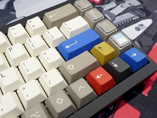 キヤノン製PCモチーフや“無刻印風”なキーキャップセットが遊舎工房に