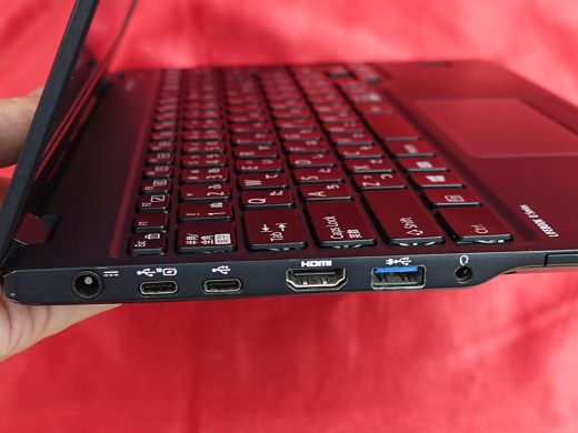 富士通の軽量13.3インチノート「LIFEBOOK U939/B」が29,800円！第8世代