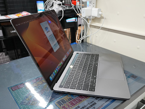 MacBook Pro 2019の13インチモデルが52,800円、16インチモデルは79,800