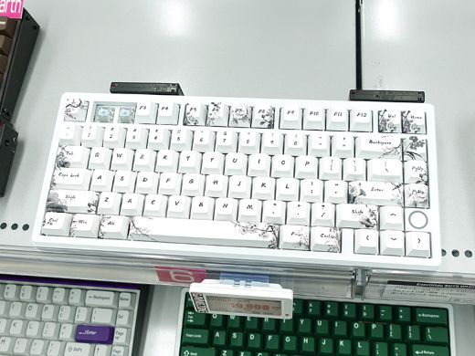 0.01mmラピッドトリガー設定可能な75%ゲーミングキーボード「EverGlide