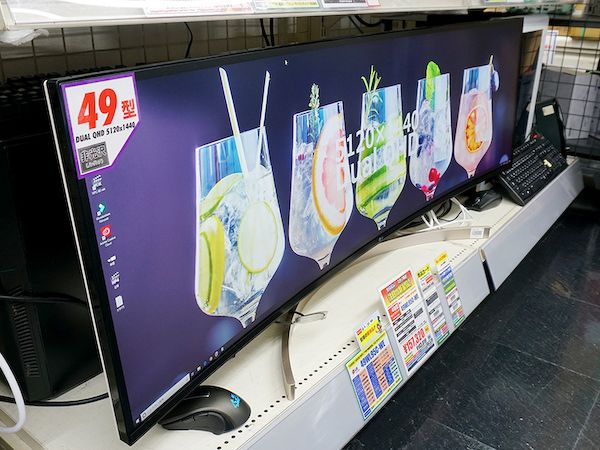 WQHDパネル2枚分の超ワイド液晶「49WL95C-WE」が入荷、横幅は1.2m
