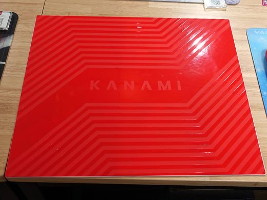 1.5mmの薄型ガラスマウスパッド「Kanami SAI II by Wataboku Glass Pad