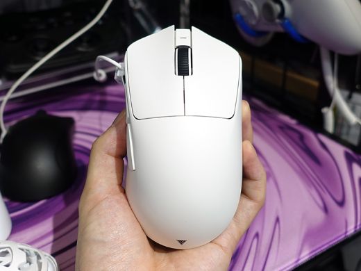 人気エルゴ形状の8K対応ゲーミングマウス「Teevolution Terra PRO」が