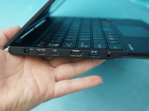 富士通の軽量13.3型ノート「LIFEBOOK U9310/D」が34,800円、第10世代