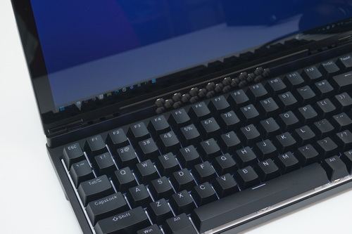 サイキョーのサブモニター兼ゲーミングキーボード、サンコー「10インチ