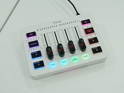 ゲームカセット型の3.5インチ液晶モニター、パワーユーザー向けTV