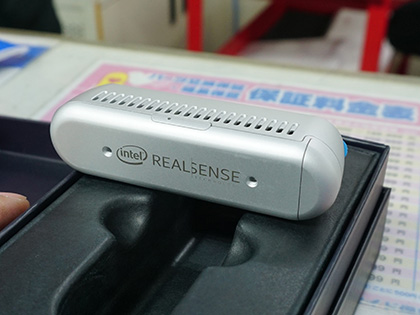 Intelの深度計測カメラ「RealSense Depth Camera D435i」が発売