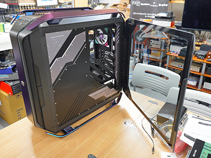 Cooler Master30周年記念のフルタワー「COSMOS INFINITY 30th