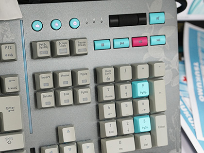 初音ミクコラボのThermaltake製ゲーミングキーボードが発売、実売