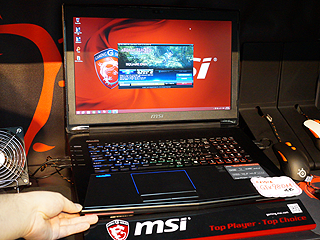 ノートPCだけど最大4画面表示、 さらにM.2 SSD×4台構成のハイエンド