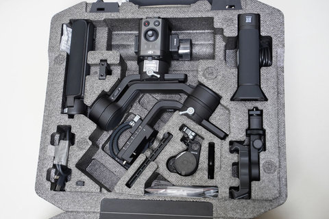 小寺信良の週刊 Electric Zooma!】安くてライトに使える“ミラーレス用