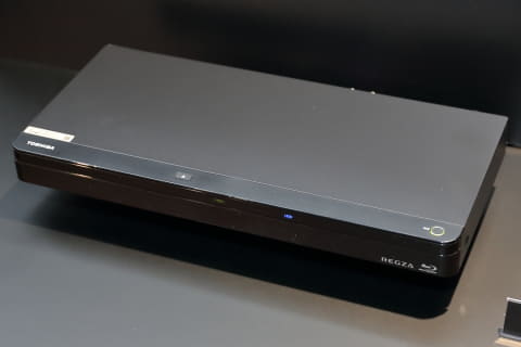 東芝、音で検索・操作できる3番組同時録画“時短”レコーダ。約5.5万円