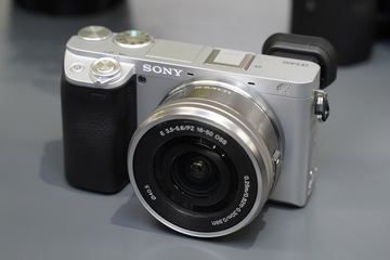 ソニー、最速0.02秒AF、動物瞳AFにも対応予定のAPS-Cミラーレス「α6400