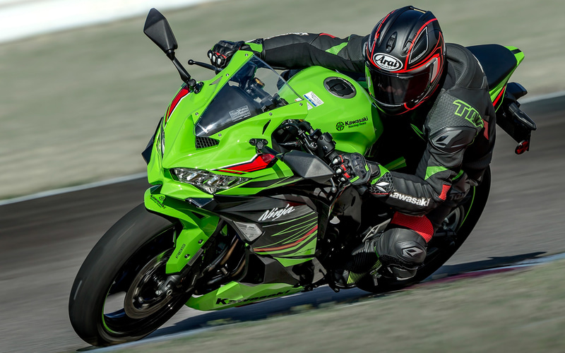 カワサキ、「Ninja ZX-4R SE」「Ninja ZX-4RR KRT EDITION」7月15日