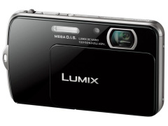 パナソニック、薄型ミラーフィニッシュボディの「LUMIX DMC-FP7