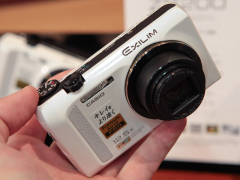 ドン小西氏による「EXILIM EX-ZR200」のトークショーレポート