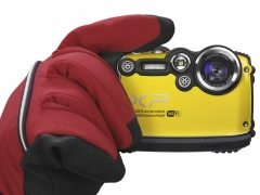 富士フイルム、Wi-Fi搭載の防水耐衝撃機「FinePix XP200」を国内発売