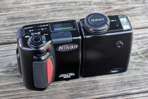 オールドデジカメの凱旋：ニコンCOOLPIX 950 - デジカメ Watch