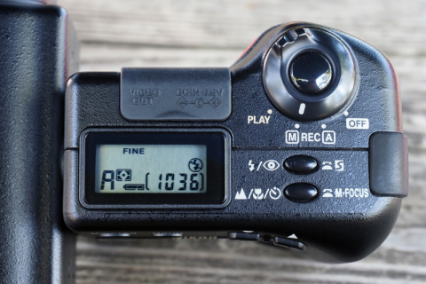 オールドデジカメの凱旋：ニコンCOOLPIX 950 - デジカメ Watch