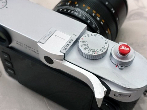 ライカM10に合わせて設計されたサムグリップ - デジカメ Watch