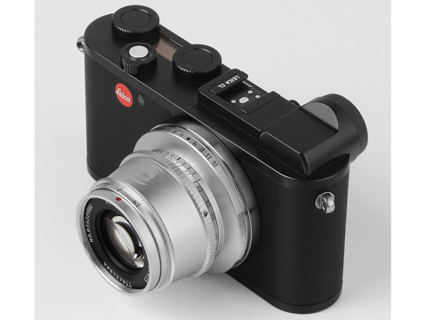 シルバー鏡筒を採用したAPS-C用MF単焦点「TTArtisan 35mm f/1.4 C」に