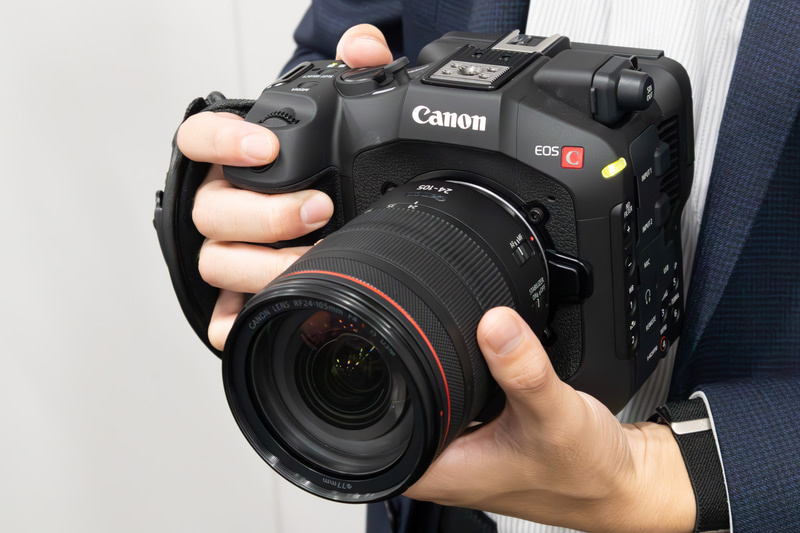 詳報】グリップ一体型シネマカメラ キヤノン「EOS C80」 - デジカメ Watch