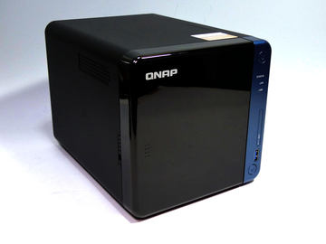 4万円の2ベイNAS、QNAP「TS-251D」、PCIeで10GbEやSSDの拡張が可能