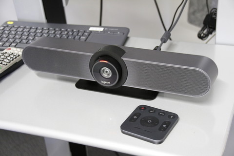 ロジクール、120度広画角・4K対応の小会議室用ウェブカメラ「MeetUp