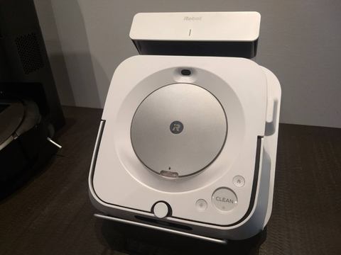 アイロボット、ルンバと連携して床拭き掃除する「ブラーバジェットm6