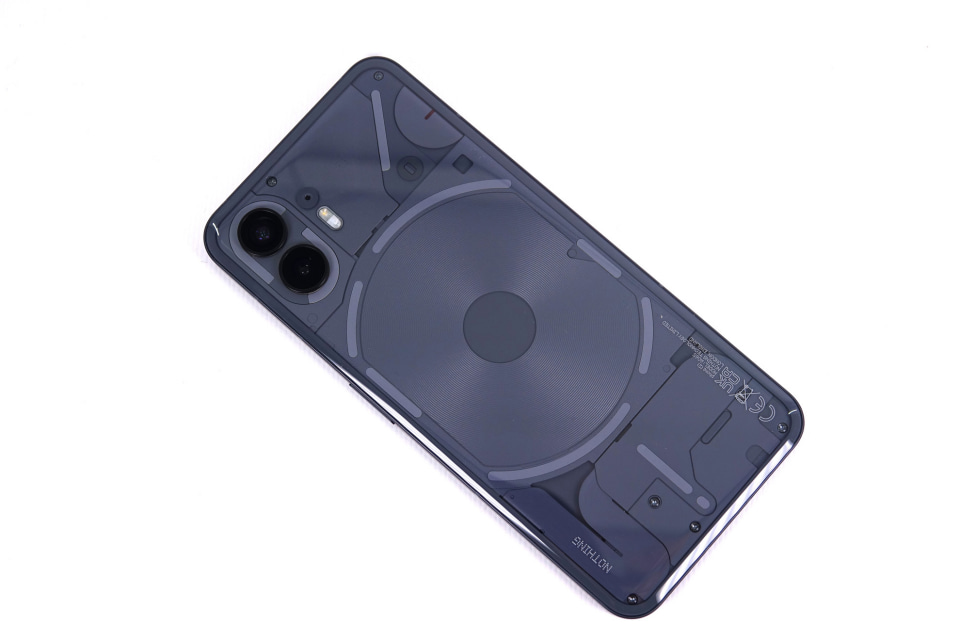 Nothing Phone (2)」クイックレビュー、8万円で買えるハイエンド級