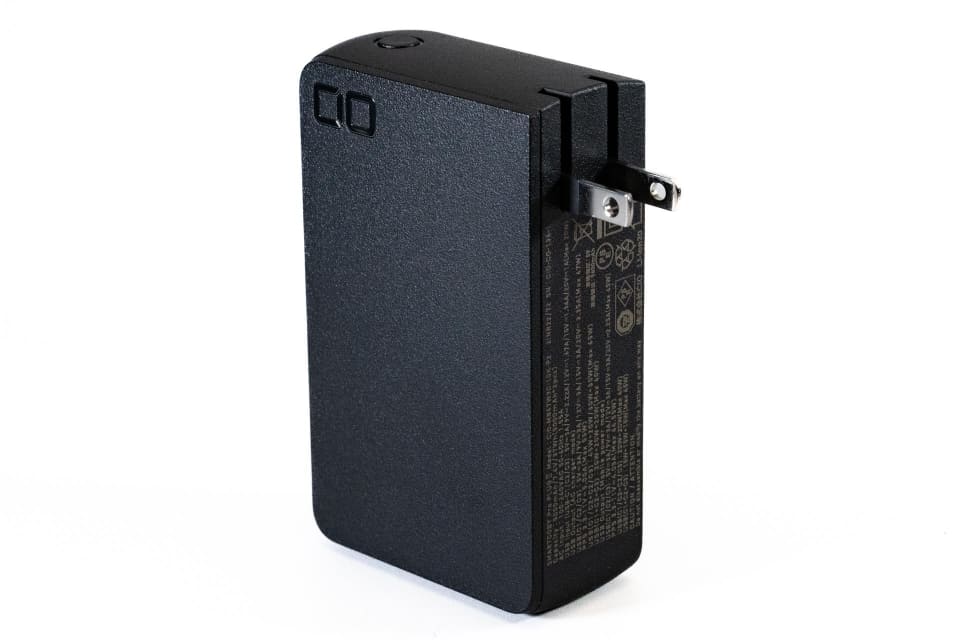 バッテリー＋充電器で3ポート搭載、CIOの「SMARTCOBY Pro PLUG II」で